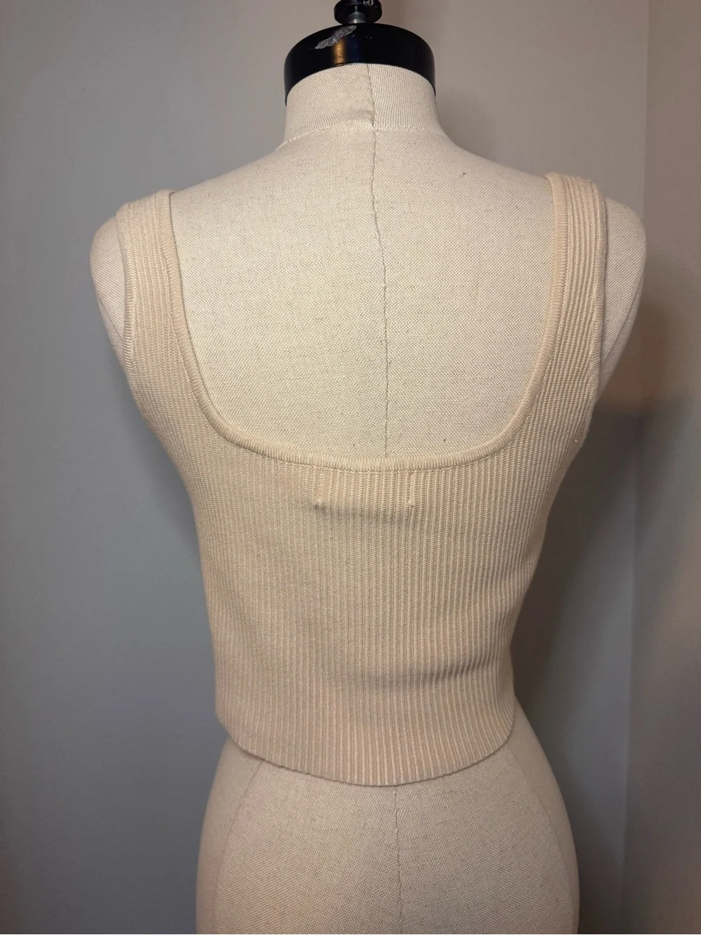 House of Harlow 1960 Cream Ribbed Scoop Crop Tank - Picture 3 of 5